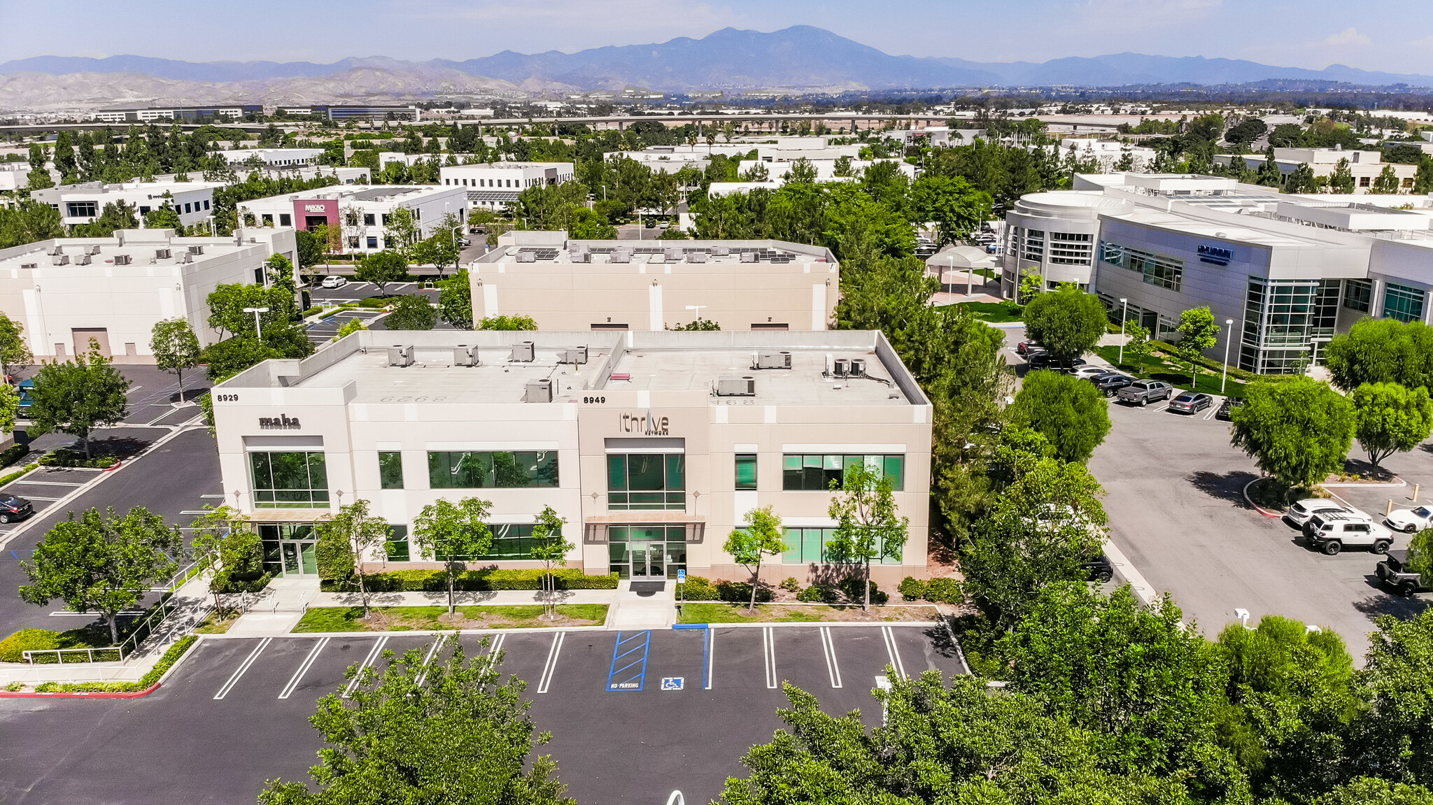 8949 Irvine Center Dr, Irvine, CA à vendre Photo du bâtiment- Image 1 de 1