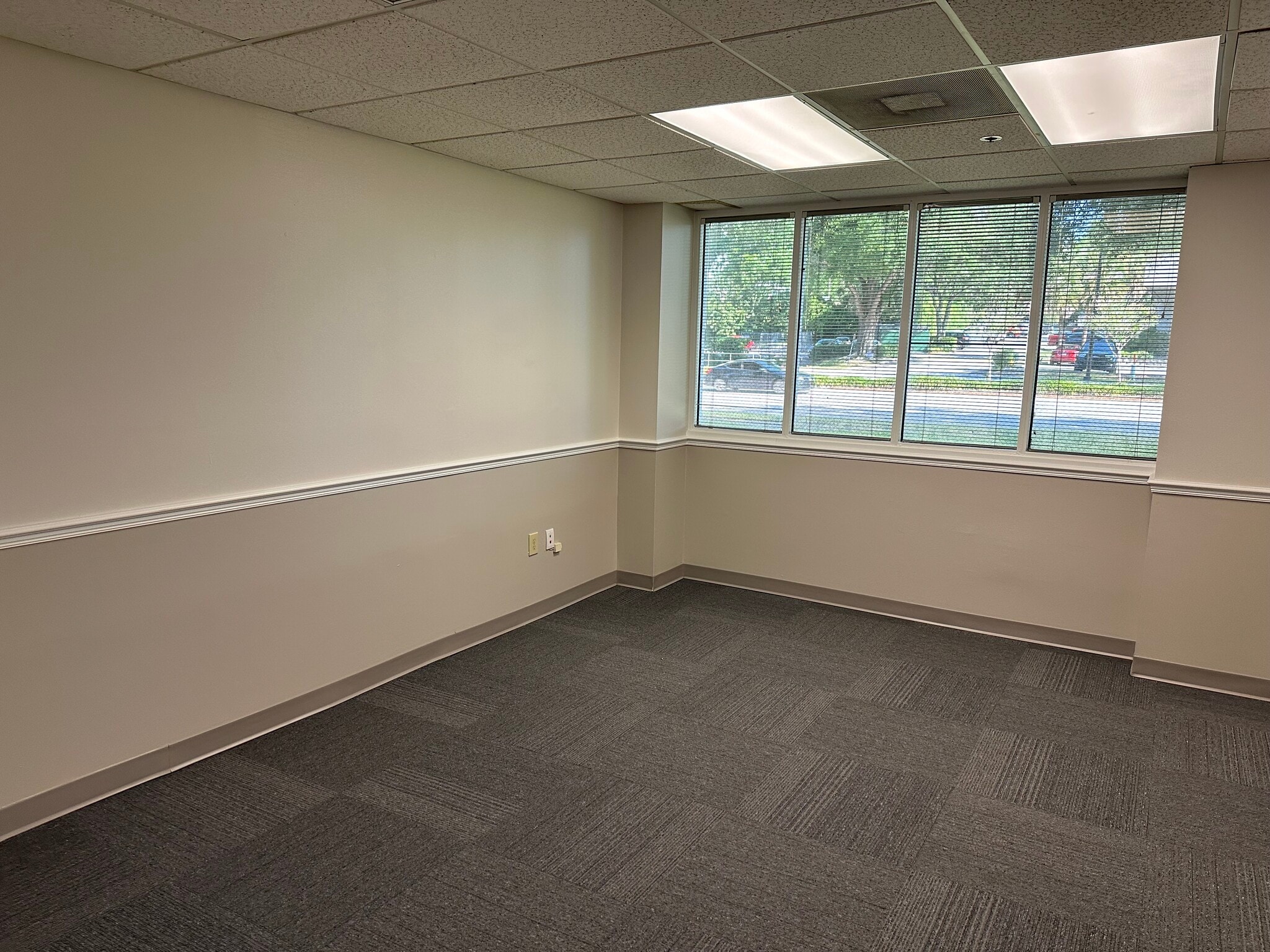 498 Palm Springs Dr, Altamonte Springs, FL for lease Interior Photo- Image 1 of 3