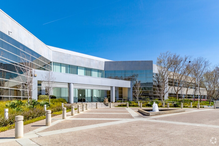 3081 Zanker Rd, San Jose, CA for lease - Primary Photo - Image 1 of 13