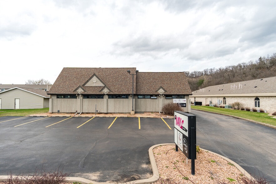 601 McHugh Rd, Holmen, WI for lease - Building Photo - Image 3 of 12