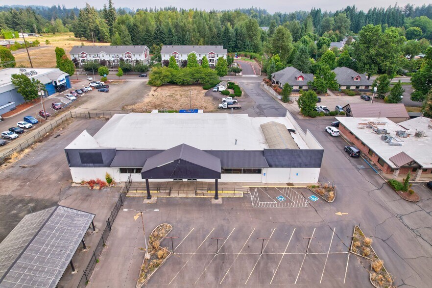 350 Hickory St NW, Albany, OR à louer - Photo du bâtiment - Image 3 de 16