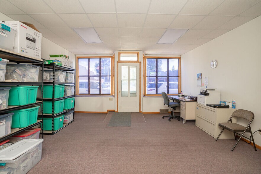 28 Main St W, Richmond, MN à vendre - Photo du bâtiment - Image 2 de 11