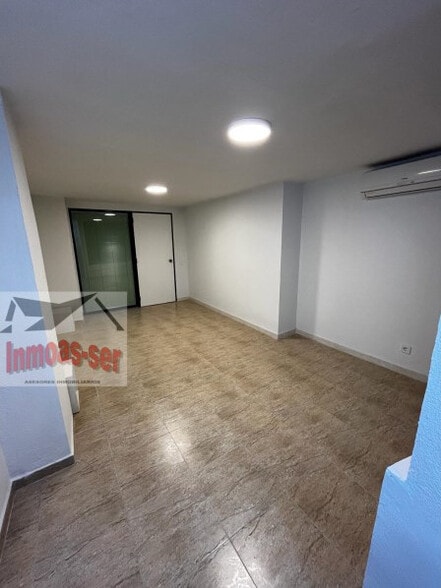 Multifamily in Barcelona, Barcelona for sale - Interior Photo - Image 2 of 6