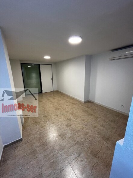 Immeuble residentiel dans Barcelone, Barcelona à vendre - Photo intérieure - Image 2 de 6