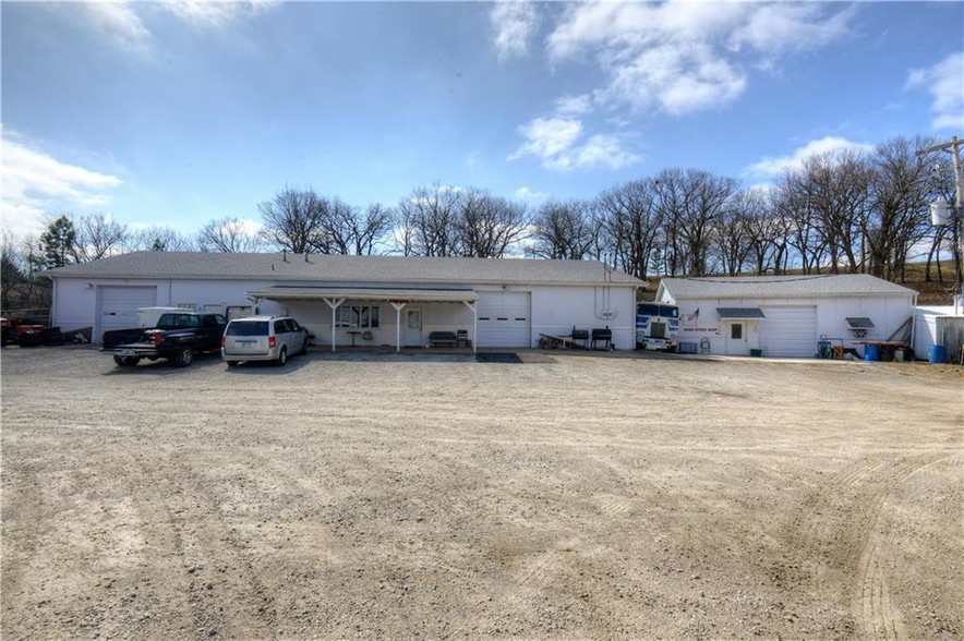 Industrial in Leavenworth, KS for sale - Primary Photo - Image 1 of 1