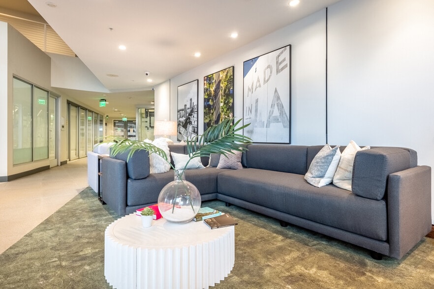 1111 Wilshire Blvd, Los Angeles, CA for lease - Building Photo - Image 2 of 22