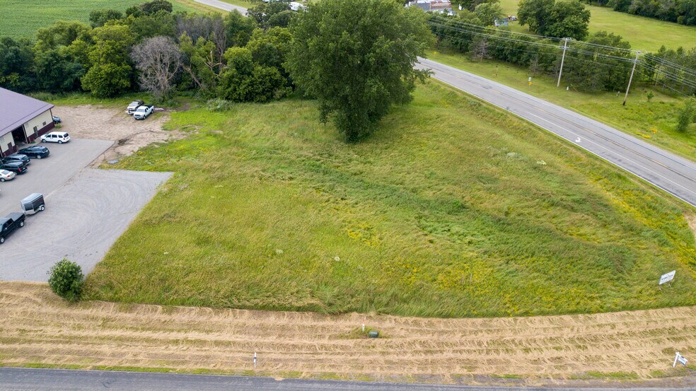 213 34th Ave S, Waite Park, MN à vendre - Photo principale - Image 1 de 9