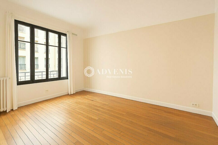 Office in Boulogne-Billancourt for lease - Interior Photo - Image 2 of 6