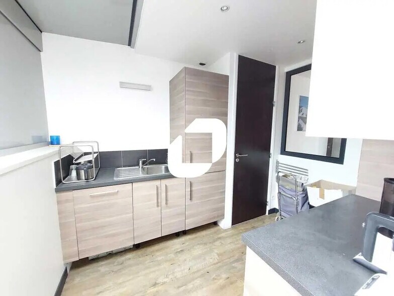 Office in Vélizy-Villacoublay for lease - Interior Photo - Image 2 of 9