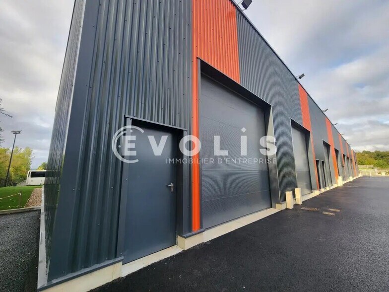 31 Rue Du Claret, Charvieu-Chavagneux à louer - Photo du bâtiment - Image 1 de 26