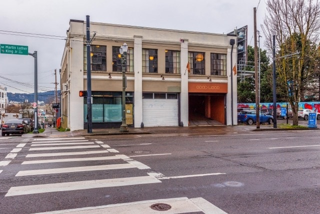 205-207 NE Martin Luther King Jr Blvd, Portland, OR for lease - Primary Photo - Image 2 of 35