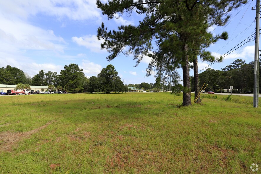6739 N Okatie Hwy, Ridgeland, SC à vendre - Photo du bâtiment - Image 1 de 4