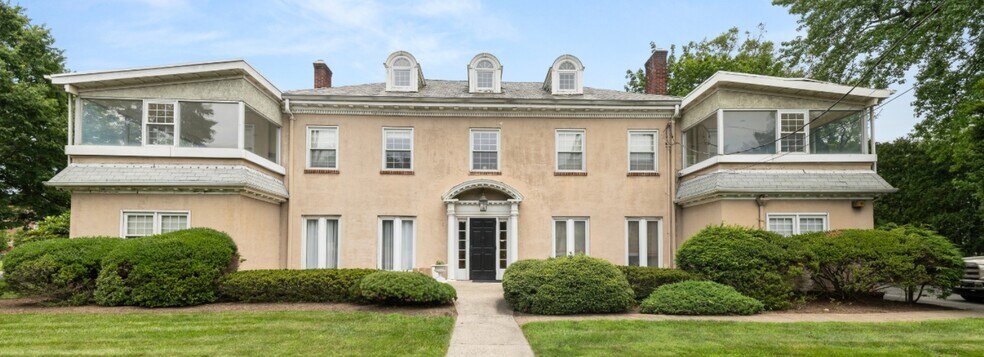 61 Glenwood Rd, Englewood, NJ à vendre - Photo principale - Image 1 de 13