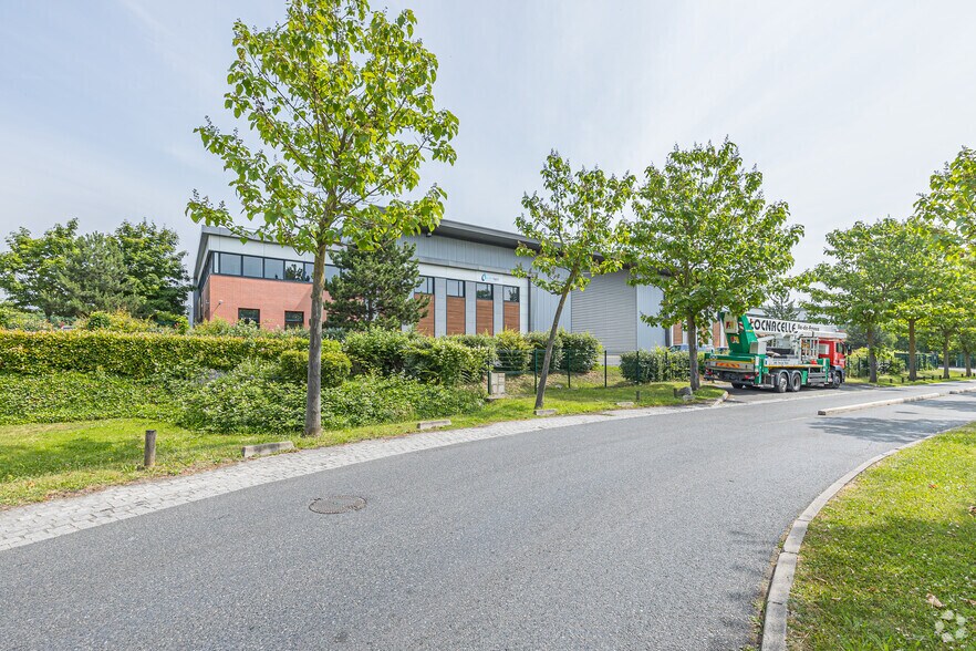 8 Rue du Commandant d'Estienne d'Orves, Villeneuve-la-Garenne à louer - Photo du bâtiment - Image 3 de 3