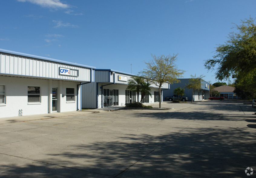 4513 Northgate Ct, Sarasota, FL for lease - Building Photo - Image 3 of 16