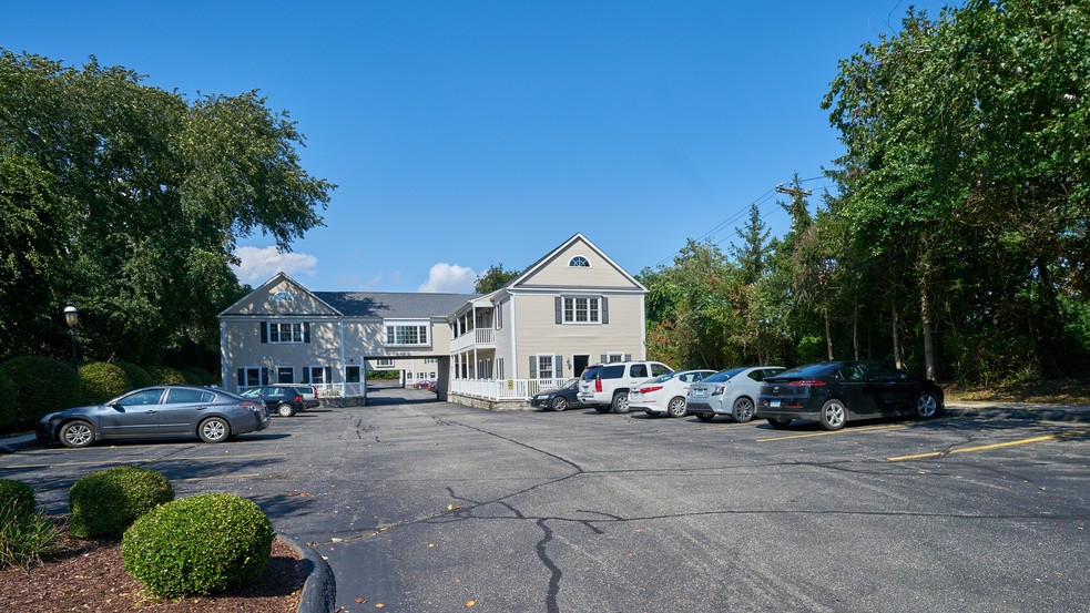 123 Elm St, Old Saybrook, CT à vendre - Photo du bâtiment - Image 1 de 1