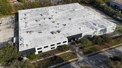 8040 Bayberry Rd, Jacksonville, FL à louer Photo du bâtiment- Image 2 de 4