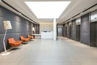 Plus de détails pour 6 Chesterfield Gdns, Londres - Bureau à louer