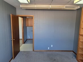 411 W 5th St, McCook, NE for lease Interior Photo- Image 2 of 27