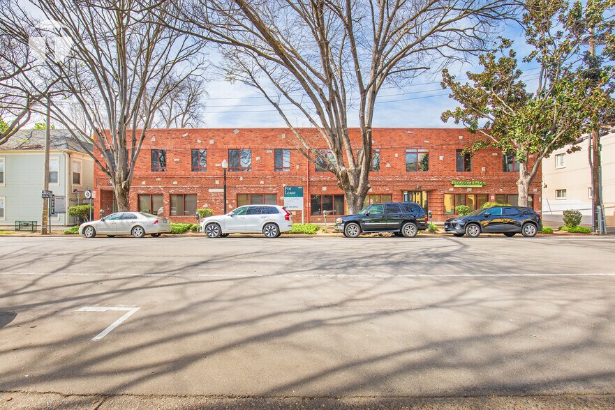 520 9th St, Sacramento, CA à vendre - Photo du bâtiment - Image 2 de 17