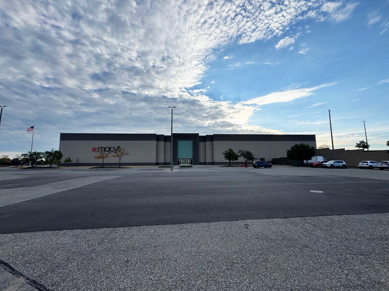 3700 Rivertown Pky SW, Grandville, MI à louer - Photo principale - Image 1 de 11