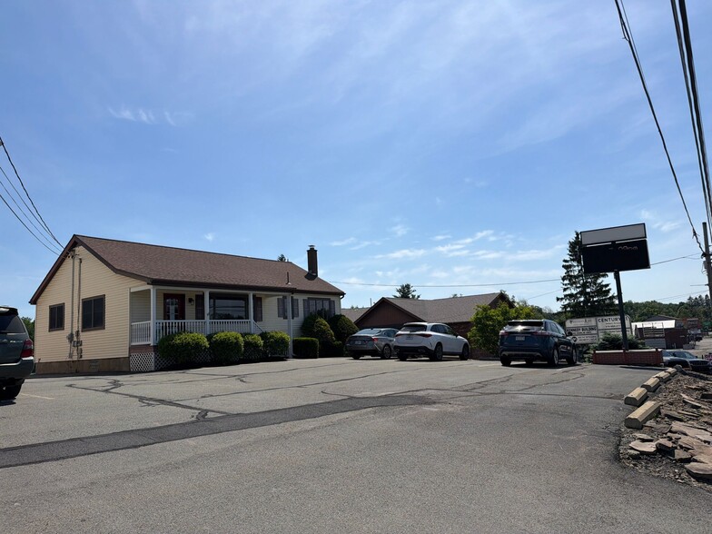 610 Hamlin Hwy, Lake Ariel, PA for sale - Building Photo - Image 2 of 33