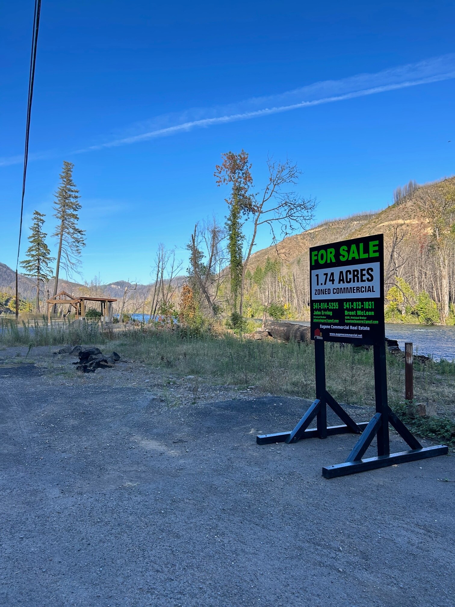 50660 McKenzie Hwy, Vida, OR à vendre Photo du bâtiment- Image 1 de 8