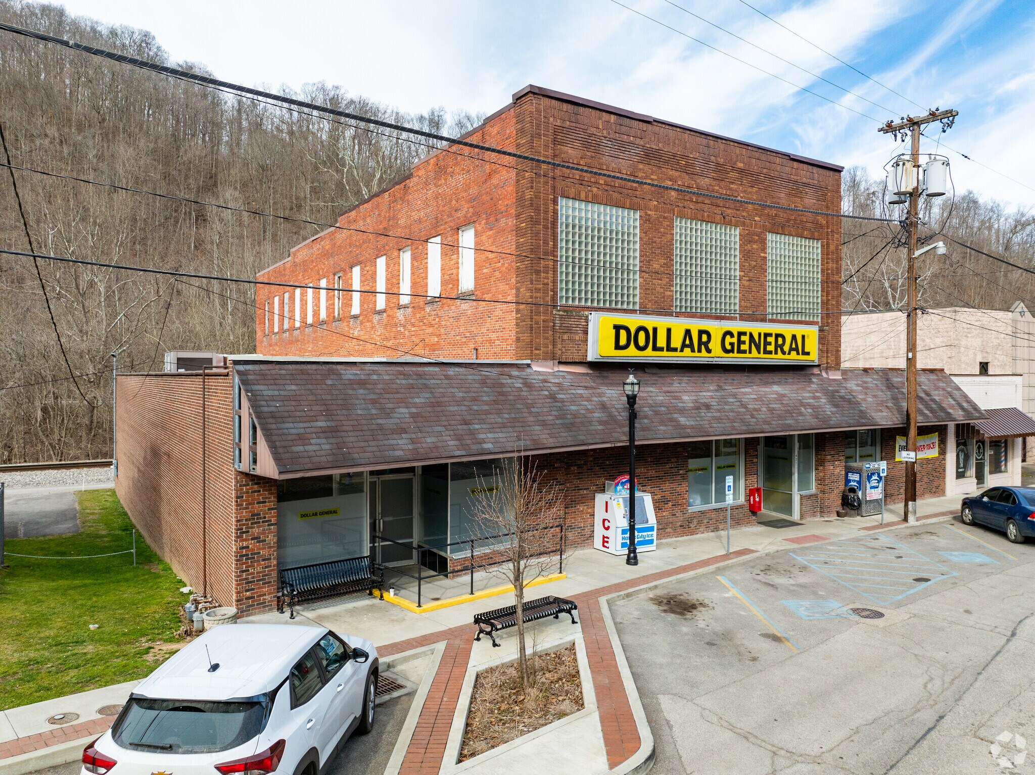 421 Main St, Madison, WV à vendre Photo du bâtiment- Image 1 de 30