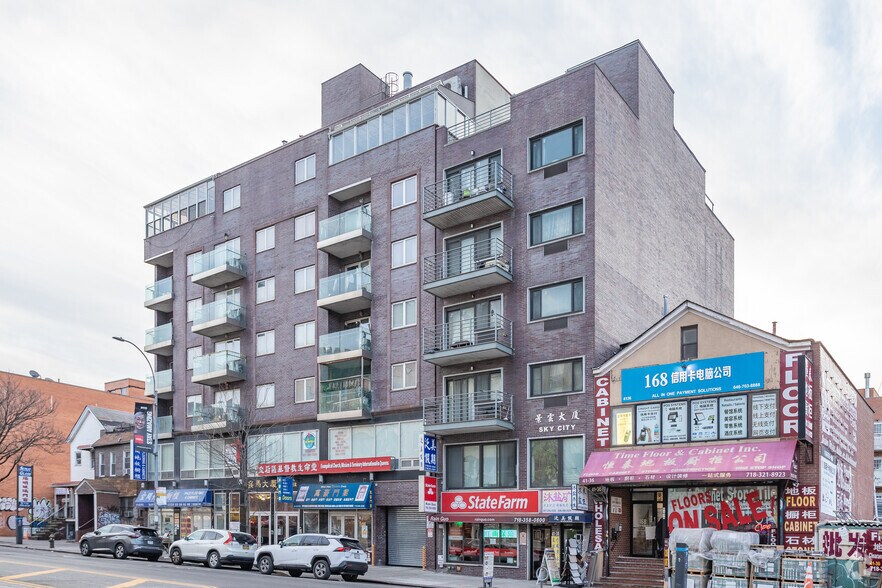 4142 College Point Blvd, Flushing, NY à vendre - Photo principale - Image 1 de 40