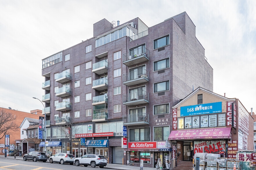 4142 College Point Blvd, Flushing, NY for sale - Primary Photo - Image 1 of 40