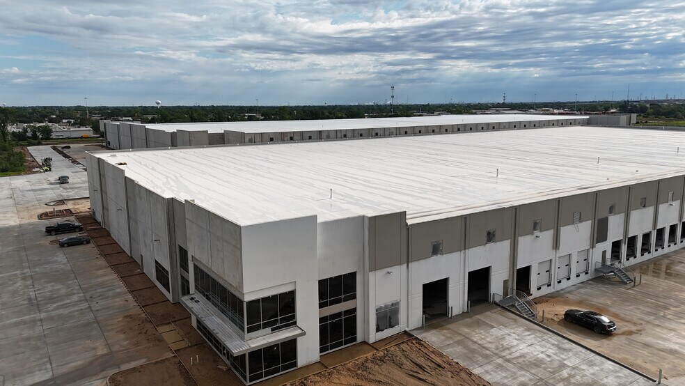 1823 Haden Rd, Houston, TX à louer - Photo du bâtiment - Image 3 de 4