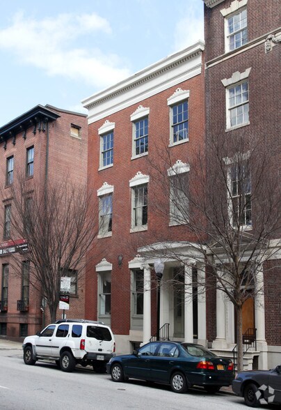 10 W Madison St, Baltimore, MD à vendre - Photo du bâtiment - Image 2 de 2