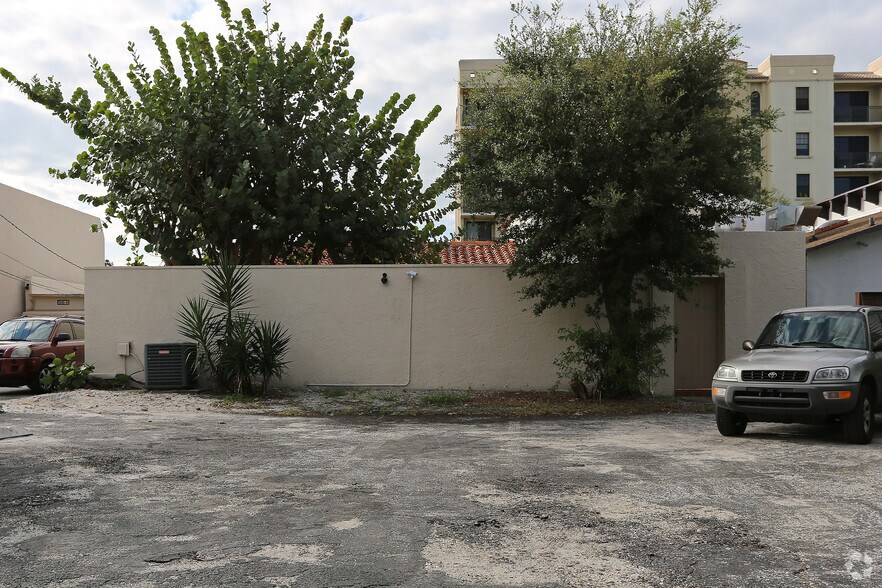 508 Lucerne Ave, Lake Worth, FL à louer - Photo du bâtiment - Image 2 de 4