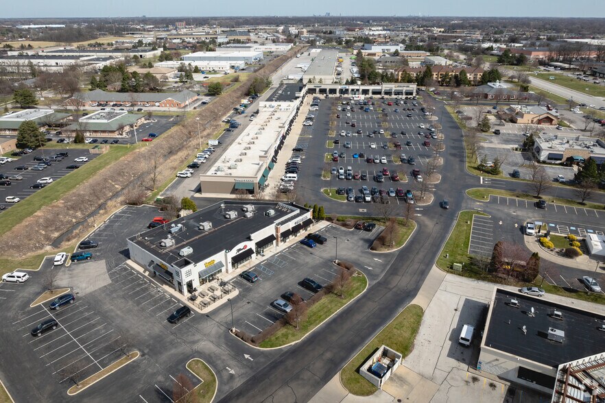 1470 Ford St, Maumee, OH à louer - Photo du bâtiment - Image 2 de 6