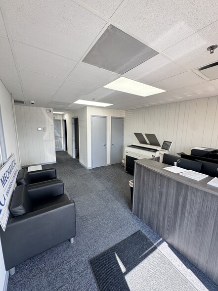 5572 Export Blvd, Garden City, GA for lease - Building Photo - Image 2 of 8