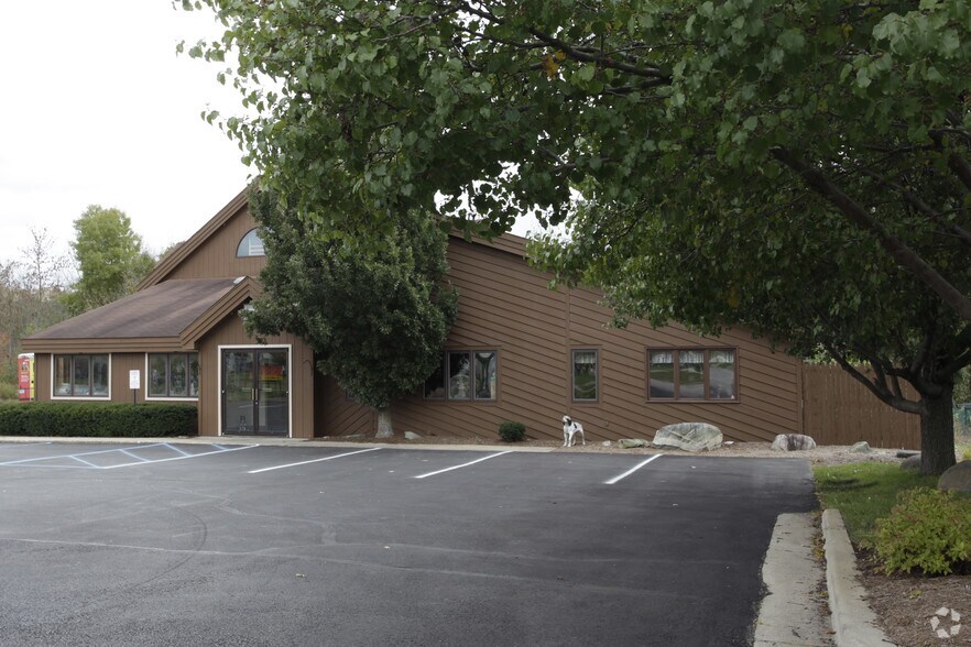 11610 E Fulton St, Lowell, MI à vendre - Photo du bâtiment - Image 3 de 3