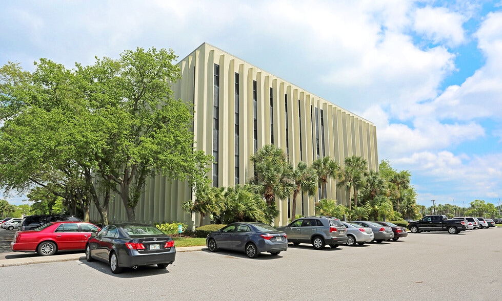 5601 Mariner St, Tampa, FL for lease - Building Photo - Image 2 of 10