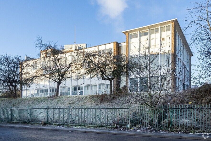 Spring Rd, Wolverhampton à louer - Photo du bâtiment - Image 2 de 3