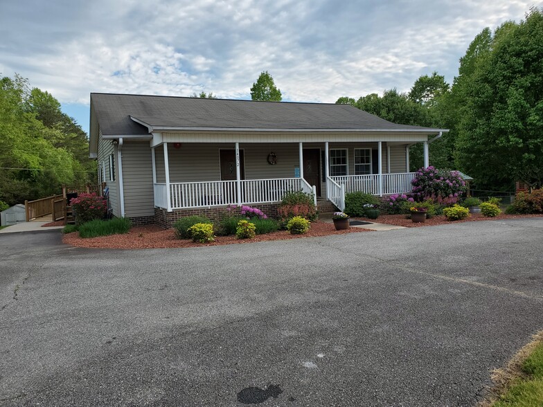 14072 Elkin Highway 268, Ronda, NC à vendre - Photo du bâtiment - Image 1 de 1