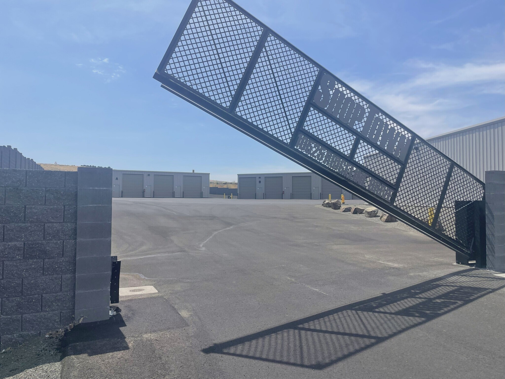 10525 Ridgeline Dr, Kennewick, WA à louer Photo du bâtiment- Image 1 de 8