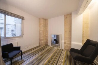 10 Rue Hautefeuille, Paris for lease Interior Photo- Image 1 of 5