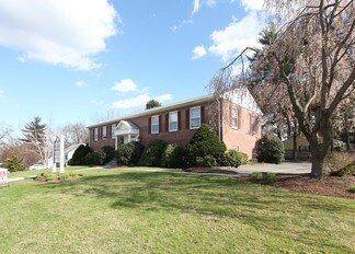 Plus de détails pour 2437 Albany Ave, West Hartford, CT - Bureau à louer