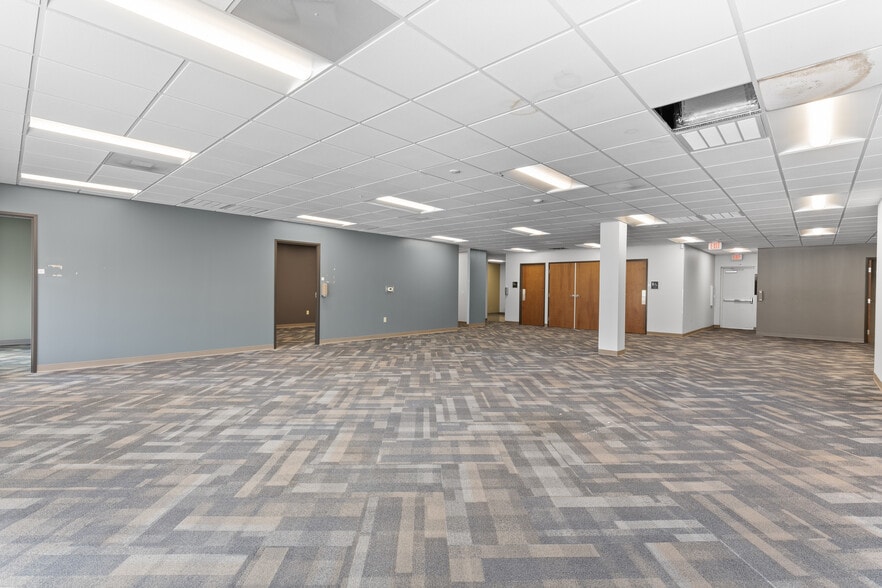 8637 Fredericksburg Rd, San Antonio, TX for lease - Building Photo - Image 3 of 13