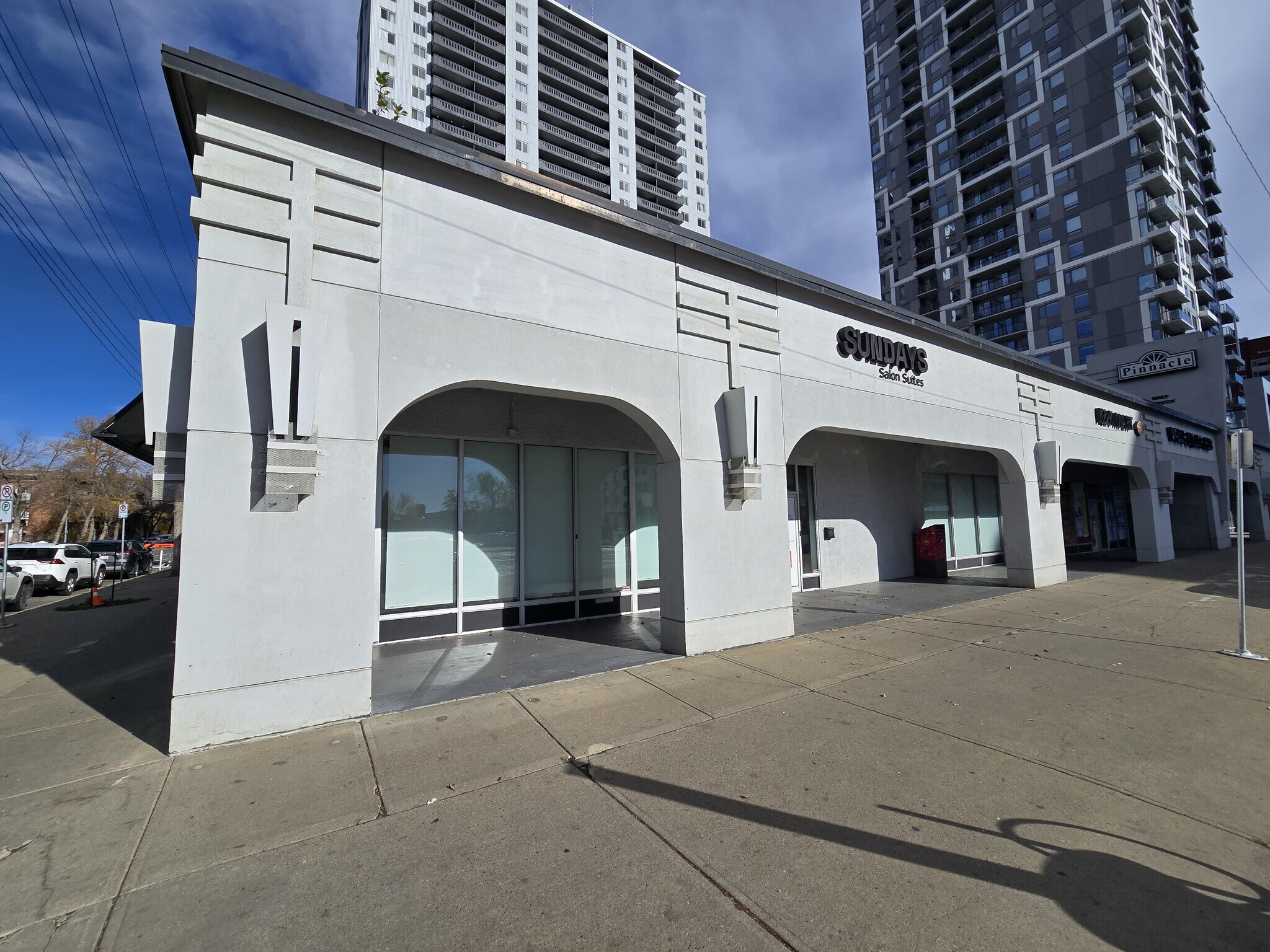 12060 Jasper Av NW, Edmonton, AB à louer Photo du bâtiment- Image 1 de 4