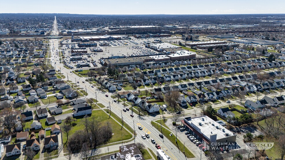 4665-4673 Ridge Rd, Brooklyn, OH à vendre - Photo du bâtiment - Image 3 de 6