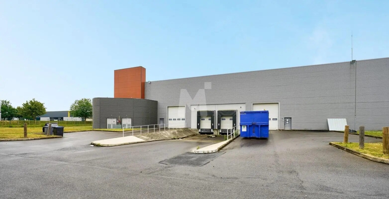 Flex in Lieusaint for lease Building Photo- Image 1 of 12
