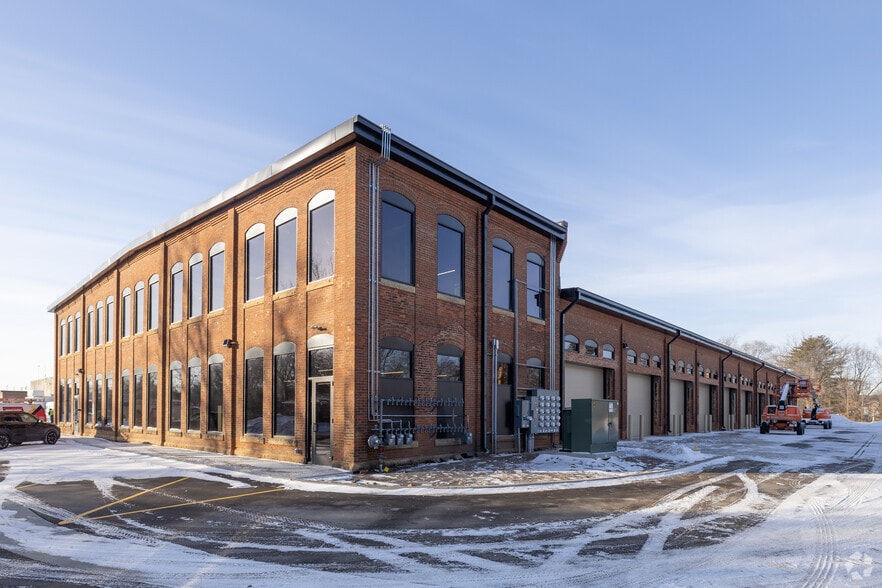 207 Monroe St N, Hudson, WI for sale - Building Photo - Image 3 of 21