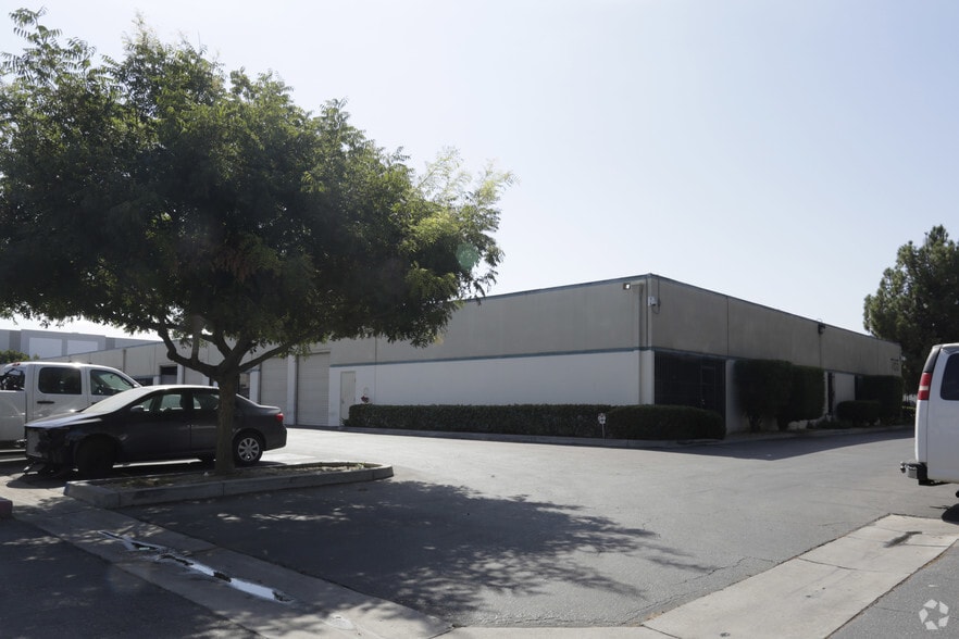 750 E Central Ave, San Bernardino, CA for lease - Building Photo - Image 3 of 9