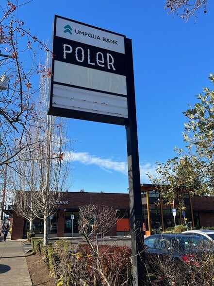 3557 SE Hawthorne Blvd, Portland, OR à louer - Photo du bâtiment - Image 3 de 8