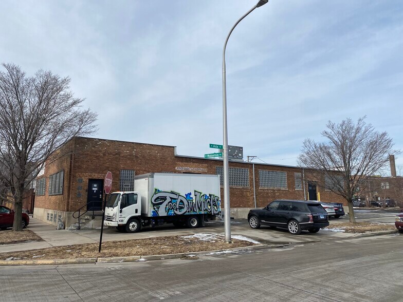 1700 N Throop St, Chicago, IL à louer - Photo du bâtiment - Image 3 de 21